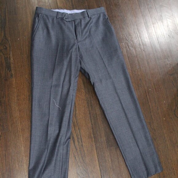 Tommy Hilfiger Men's Grey Suit 32W by 30L - Picture 4 of 9